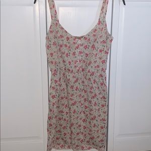 Thin strap v-neck dress with pockets